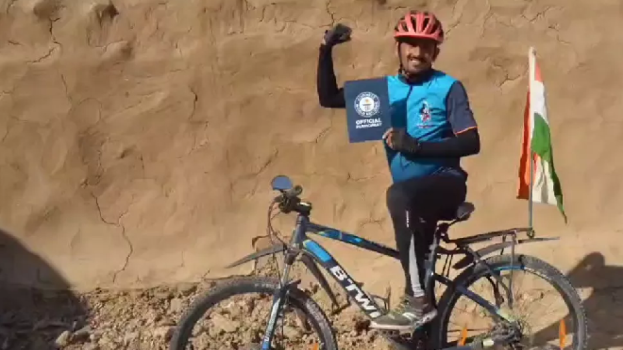 Narpat Singh of Barmer created history by doing the longest cycle journey, his name was recorded in the Guinness Book of World Records