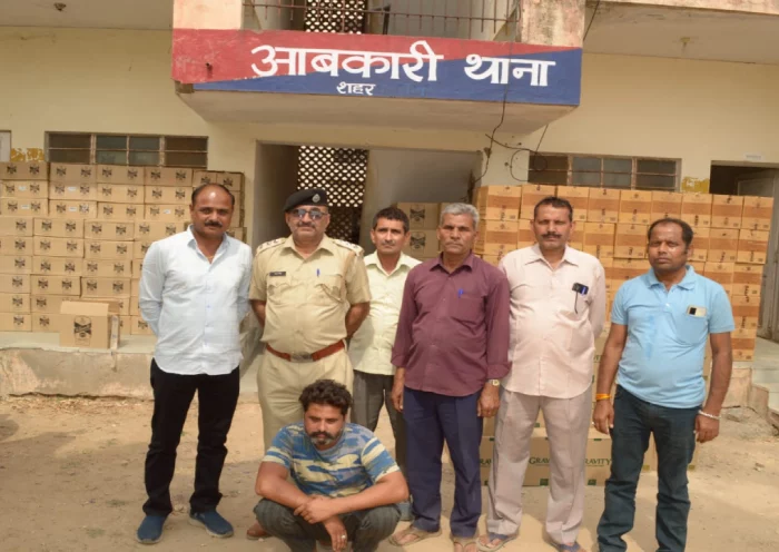 Truck carrying illegal liquor worth Rs 30 lakh seized from Chandigarh to Gujarat, Excise police arrested smuggler