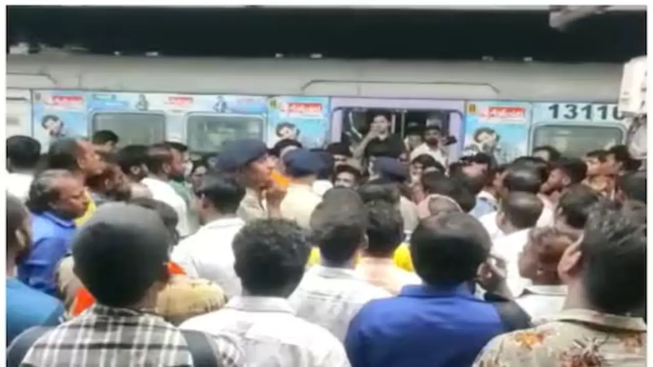 Riot at Rishra railway station in Hooghly, West Bengal