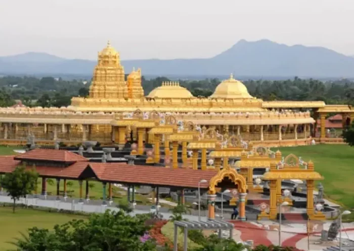 The world's only temple in Tamil Nadu, in which 1500 kg gold is installed, Sripuram built in 300 crores