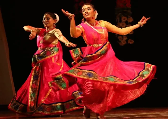 The delicacy of Lucknow's Kathak Gharana came alive in Jaipur, the dance of Vidushi Rashmi Uppal overflowed with Kabir's nirguna bhakti