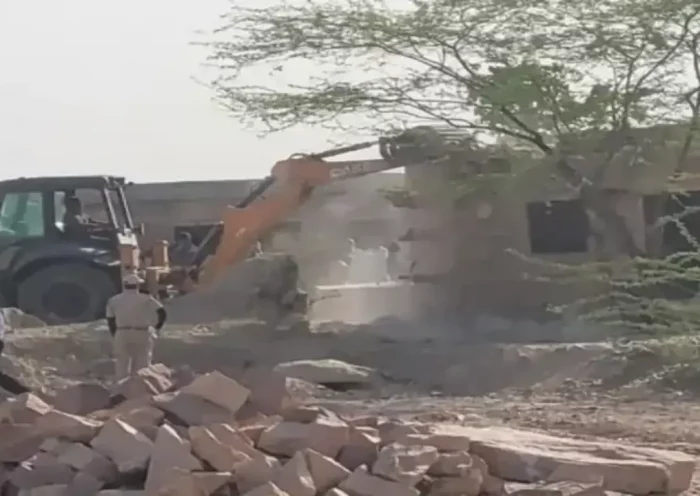 पाक विस्थापित हिंदुओं के घर तोड़े