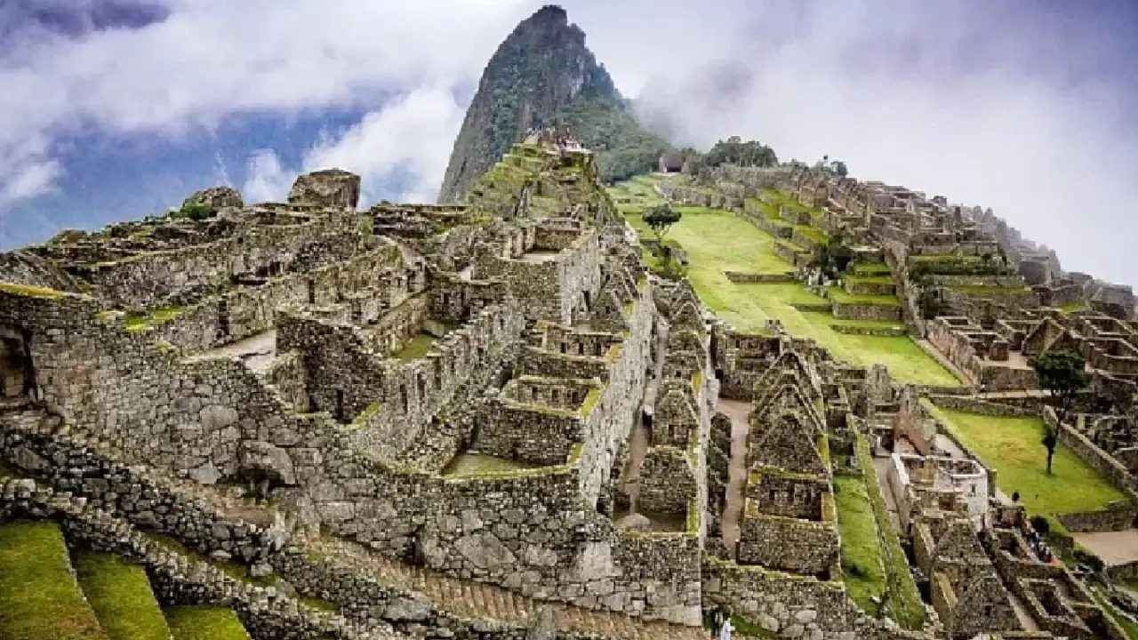 Machu-Puchchu is one of the beautiful places in the world