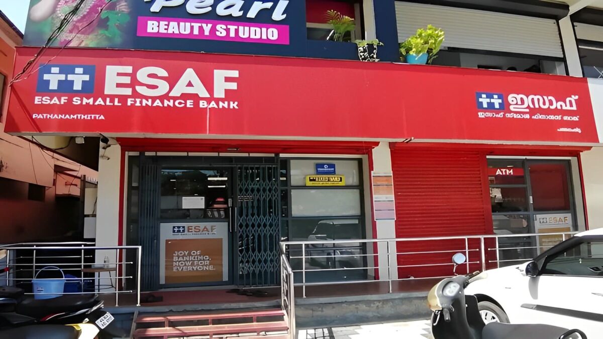 ESAF Bank targets 25 30 growth in FY24 for small finance | Sach Bedhadak
