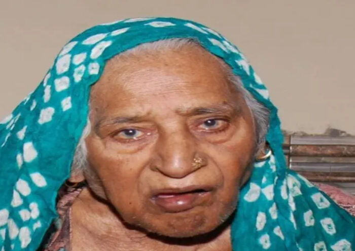 105 year old eunuch laila mai | Sach Bedhadak