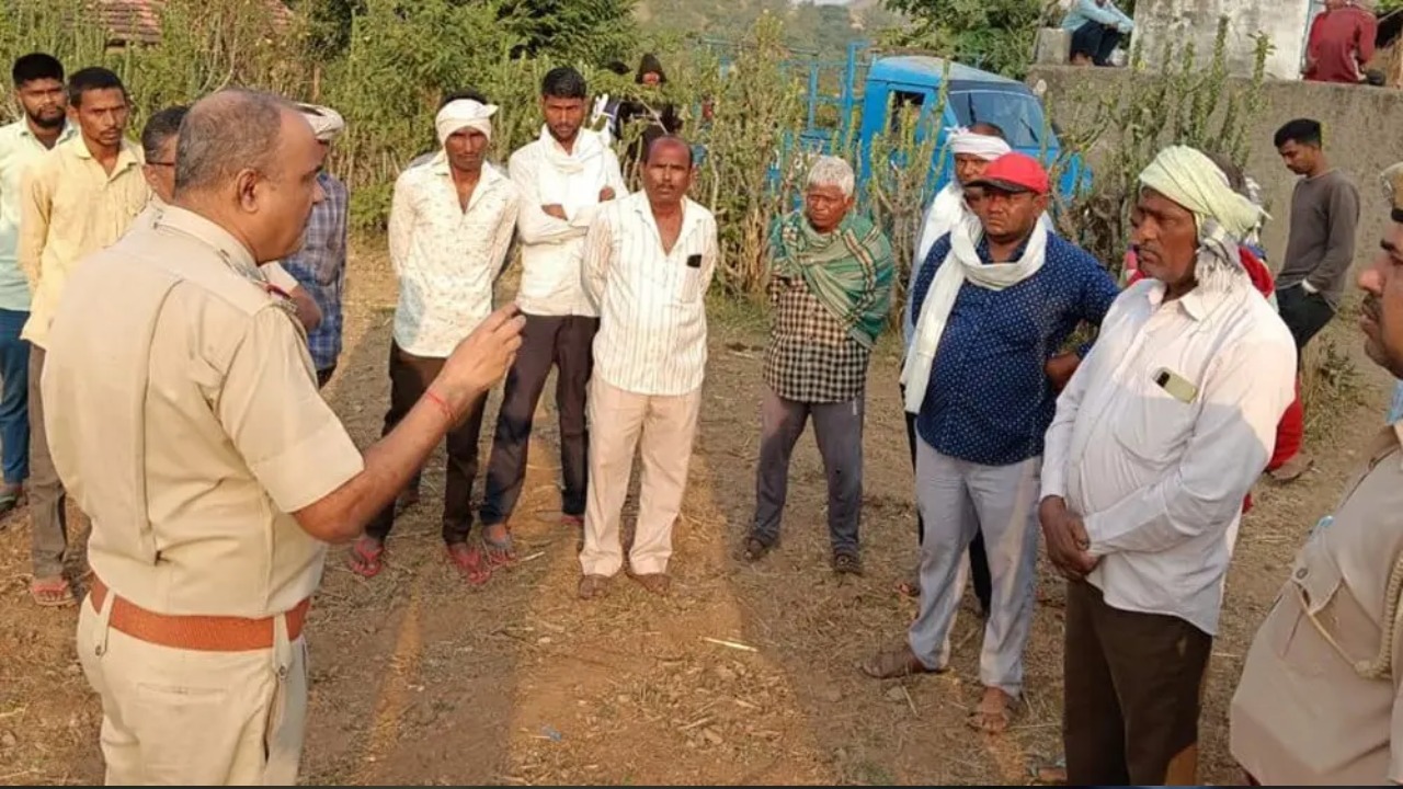 Youth Suicide Using Detonator Around Neck in Udaipur | Sach Bedhadak