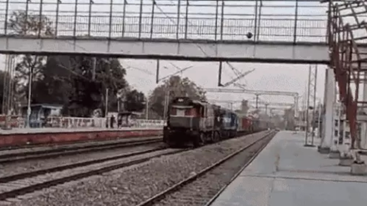 Goods Train Runs Without Loco Pilot From Kathua 1 | Sach Bedhadak