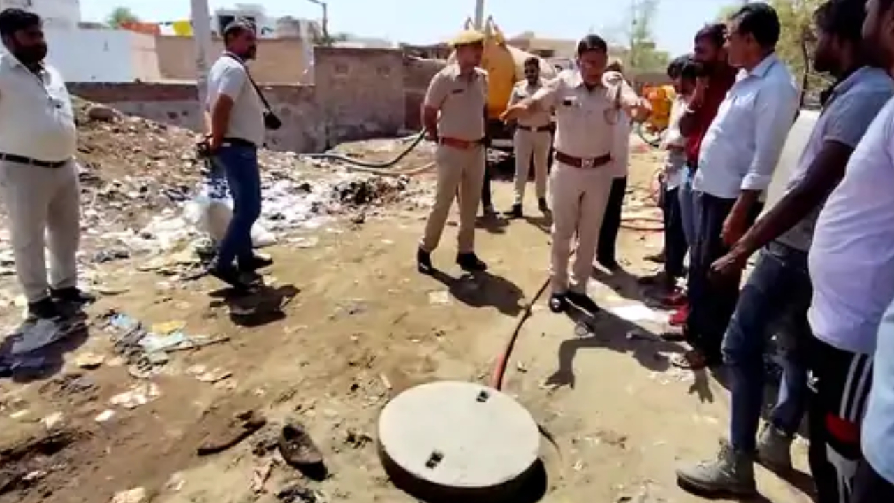 Two People Die While Cleaning Sewage Chambers In Churu | Sach Bedhadak